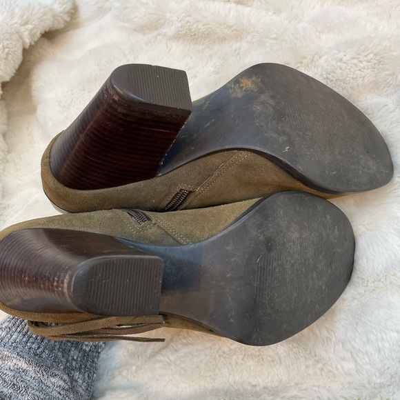 Kensie Masola Womens 8M Leather Ankle Boots Fringe Heels Bootie Brown Suede - Picture 7 of 8